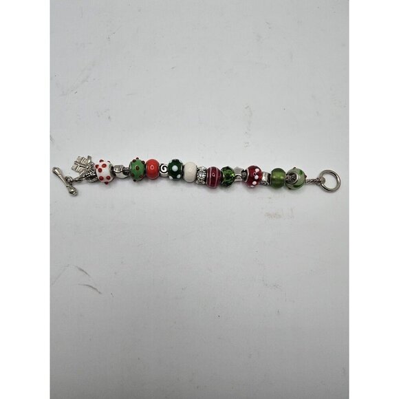 European style red, green and white bead bracelet Christmas holiday theme - Picture 6 of 7